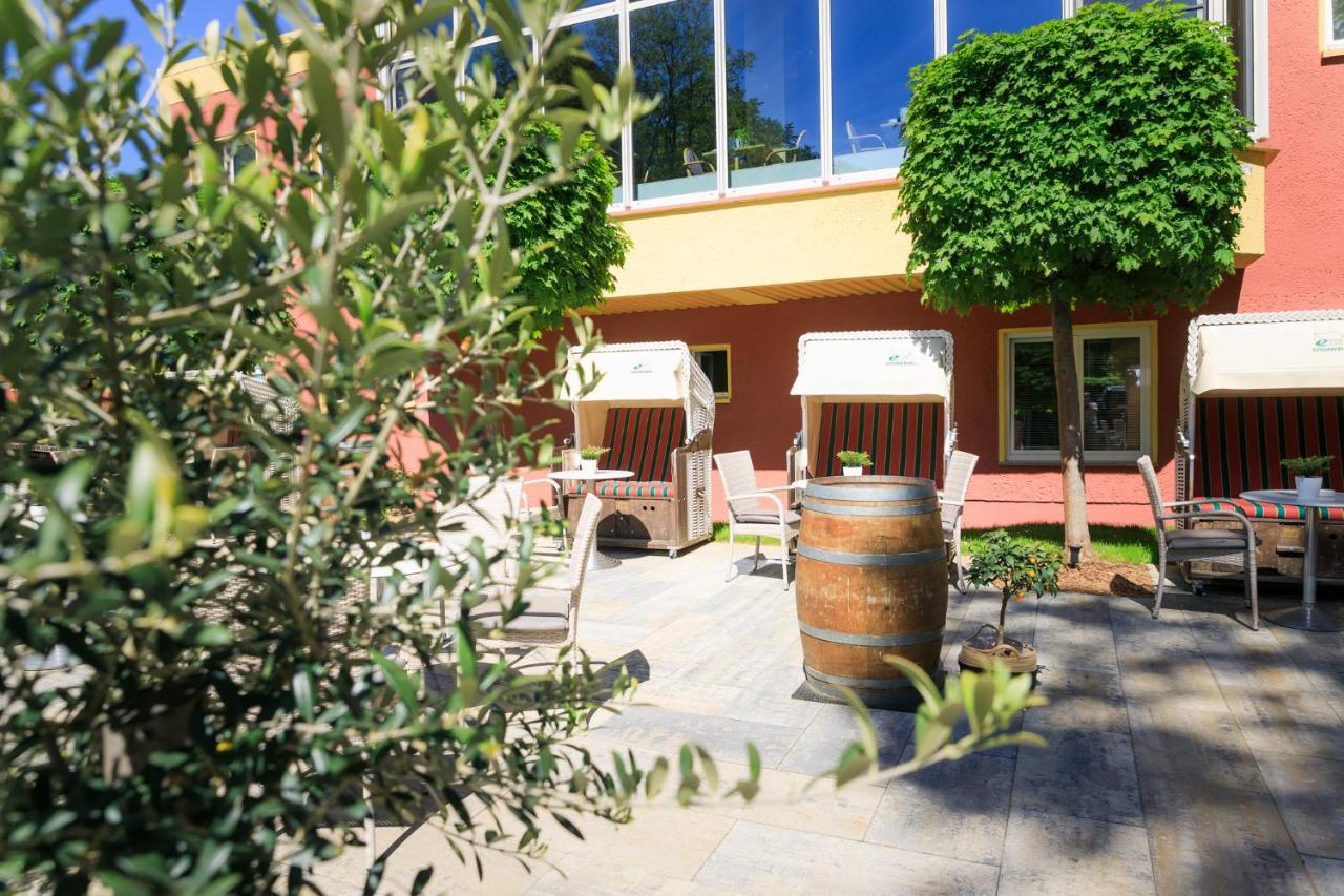 Hotel Wald Und See Heringsdorf  Buitenkant foto